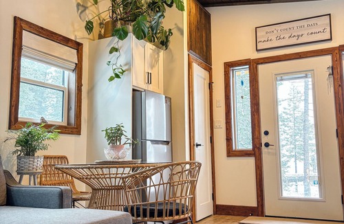 Beaverdell Cabin | Petite Retreat
