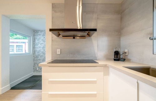 Leamington House | PhoNest Lake House is Simple Serenity