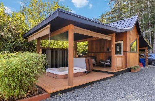 Otter Point House | Piece of Paradise