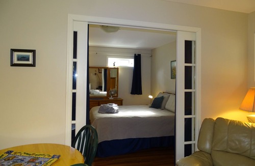Sidney Cottage | Pinetree Cottage a home away from home