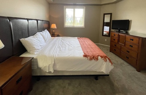 Quail Ridge Condo | Pinnacle Pointe Resort - beautiful 2 bedroom with den suite