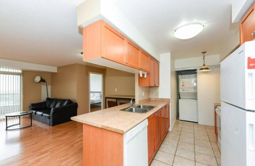 Downtown Mississauga Apartment | PlanURstay - Amazing 2BR & 2BTH - Near Square One Mall-125