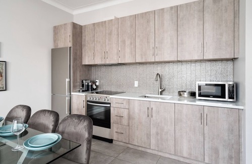 Mile End Apartment | Plateau Prime Residence