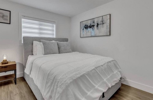 Sunset House | Pleasant 1-Bedroom Laneway Home