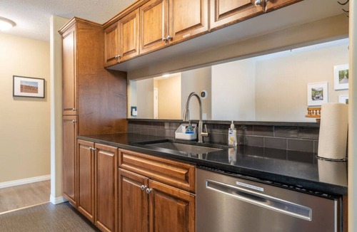 Radium Hot Springs Condo | Polar Peak | Hot Tub | Pool | Gas Fireplace