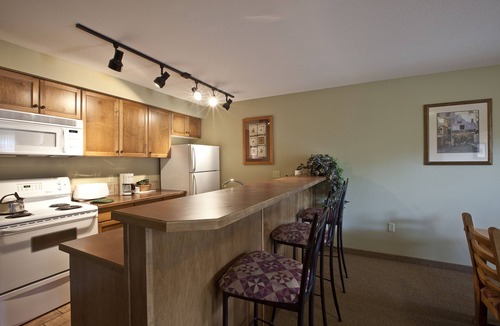 East Kootenay Hotel | Polaris Lodge