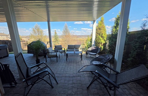 Timberlea House | Pondside 2BR Retreat | 20 Min to Suncor Relax & Recharge Relaxing Pondside