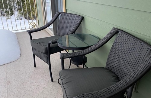 Ashton Creek Condo | Poolside Condo at Beautiful Mabel Lake