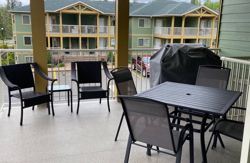 Ashton Creek Condo | Poolside Condo at Beautiful Mabel Lake