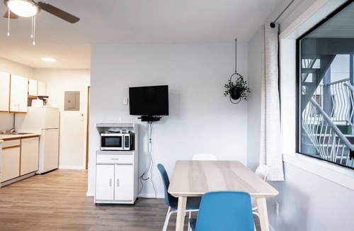 Osoyoos Hotel | Poplars Motel on the lake