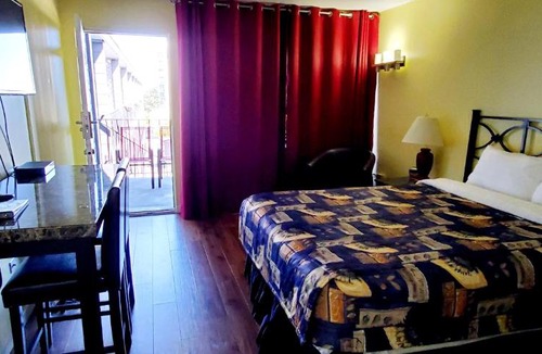 Regional District of Nanaimo Hotel | Port-O-Call Inn