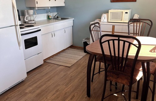 Kenora Cabin | Portage Lodge - Cabin #5 (4 people) - Kenora, Ontario, Canada