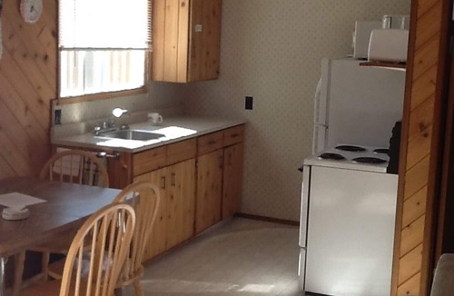 Kenora Cabin | Portage Lodge - Cabin #6 (5 people) - Kenora, Ontario, Canada