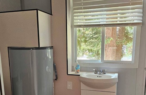 Sliammon Cottage | Powell River Pines Cottage