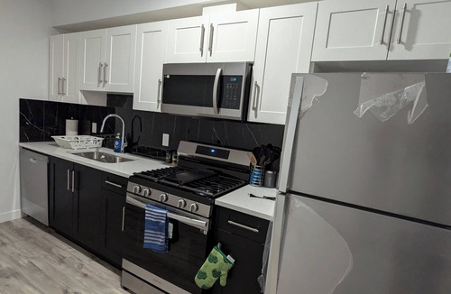Southwest Edmonton House | President's Choice: Spacious 1-Bedroom Basement Suite with Fireplace