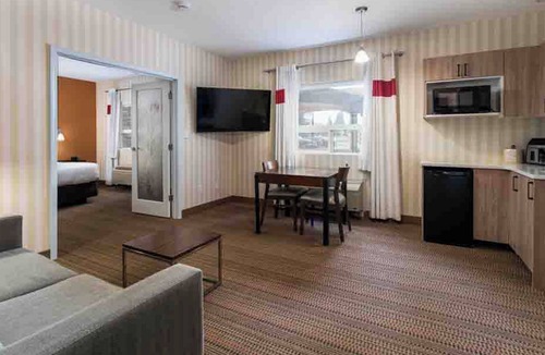 Prince George Hotel | Prestige Prince George Lodge