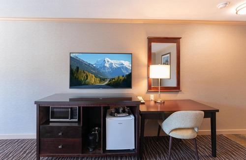 Radium Hot Springs Hotel | Prestige Radium Hot Springs Resort, WorldHotels Crafted