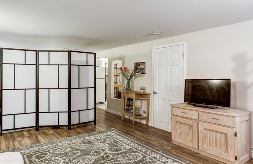 Unionville Apartment | Prestiqe Unionville/Renovated Furnished Suite