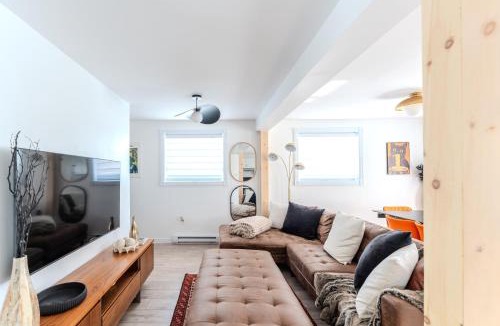 Jonquiere House | Pretty Little House