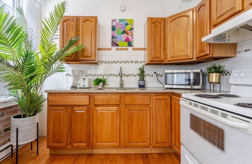Shaughnessy Village Apartment | Prime location | Lovely 3BR downtown MTL