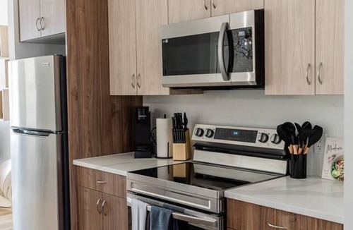 St. James House | Prime Location | Near Airport & Shopping Malls