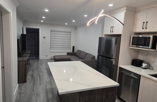 Surrey Newton Apartment | Private 1BR Suite near KPU, SMH , Restaurants, mall with free wifi & parking !