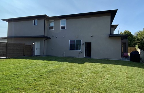 North Glenmore House | Private 2 Bedroom suite in Kelowna BC