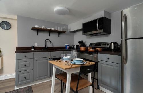 Brockton Village House | Private 2 Storey Home with 3BR-2BA by Queen West