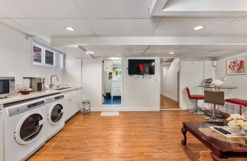 Dunbar House | Private 3BR Suite near UBC & Beaches