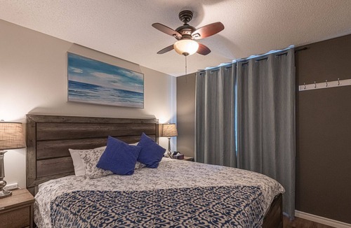 Harvie Heights House | *** Private Access*** Great Mountain Views, 2 Bedroom Townhouse