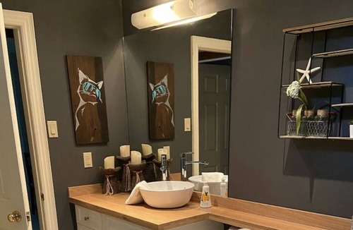 Virgil Apartment | Private apartment close to restaurants!