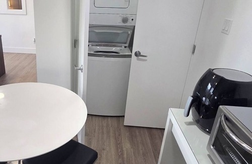 Sunset Apartment | Private Apartment | Elevator | Clean & Bright