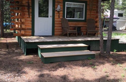 Tagish Apartment | Private Cabin w/deck. 1 queen bed with opulent linens and comfort!