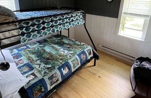 Machin Cottage | Private cottage on Eagle Lake
