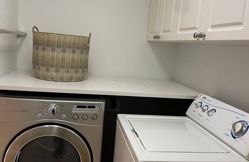Fraserview House | Private, Cozy 2 Bedrooms in Basement Suite