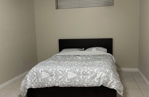 Fraserview House | Private, Cozy 2 Bedrooms in Basement Suite