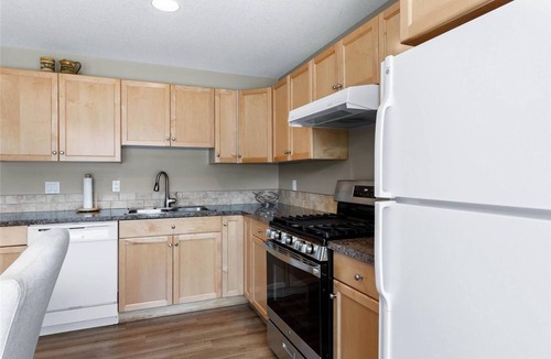Blind Bay House | Private Executive Lakefront w/Boat Launch and Mooring