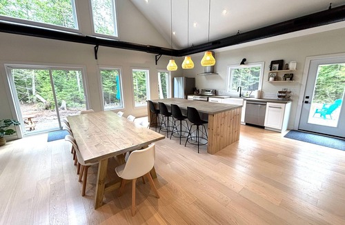 Lion's Head House | PRIVATE forest retreat in Stokes Bay - Featuring king beds, cozy bunk rooms, a spacious game loft, firepit, chef’s kitchen, and open-concept living. Perfect for families and groups—close to Bruce Peninsula hiking, beaches, and dark sky stargazing.