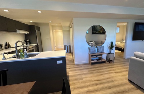 Pemberton Heights Apartment | Private Garden Level Suite Bright & Spacious