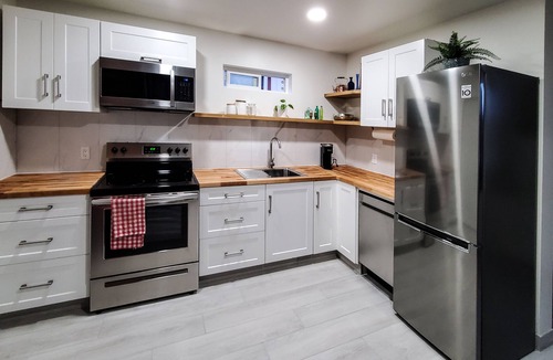 Kaslo House | Private guest house in central location.