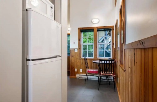 Ucluelet Cabin | Private Hot Tub! Beachfront Cabin With Views! ⎮ Morning Mist