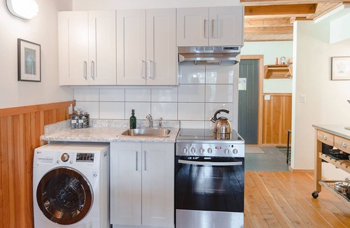 Ucluelet Cabin | Private Hot Tub - Covered ⎮ Oceanfront Cabin With Stunning Views! ⎮Sea Glass