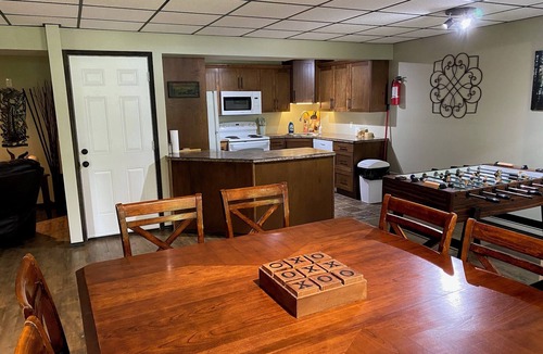 Revelstoke Hotel | Private Hot Tub & Sled From Your Door!