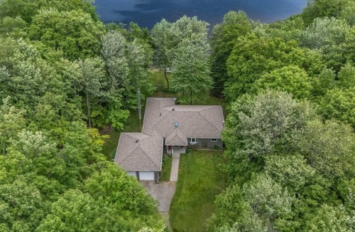 Bracebridge Cottage | Private Muskoka Paradise - 4 Season Waterfront Retreat