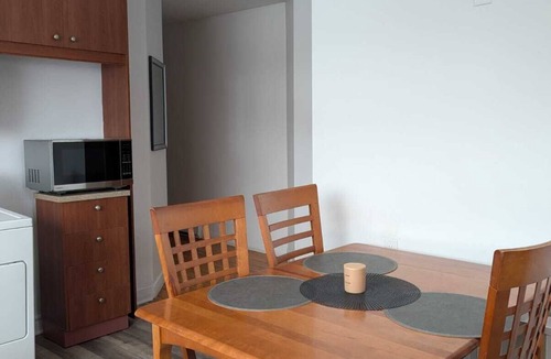 Mauricie Apartment | Private Room #1 - 5 min away - University - Fast WiFi