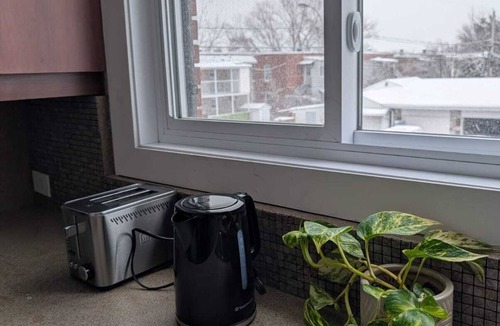 Mauricie Apartment | Private Room - 5 min away - University - High-Speed WiFi