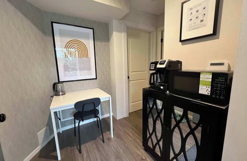 Guildford Apartment | Private Room With Own Entrance
