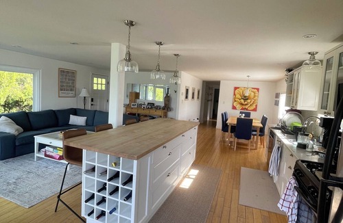 Oliver House | Private Sandy Beach Waterfront Wine Country