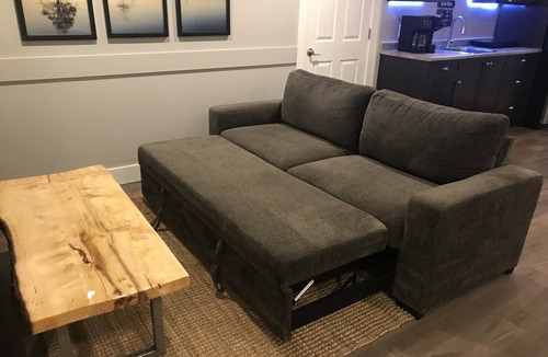 Shawnigan Lake Apartment | Private suite with hot tub.