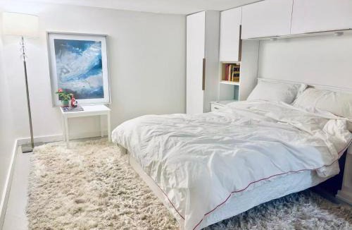 Dunbar House | Private Suite With Spacious Yard